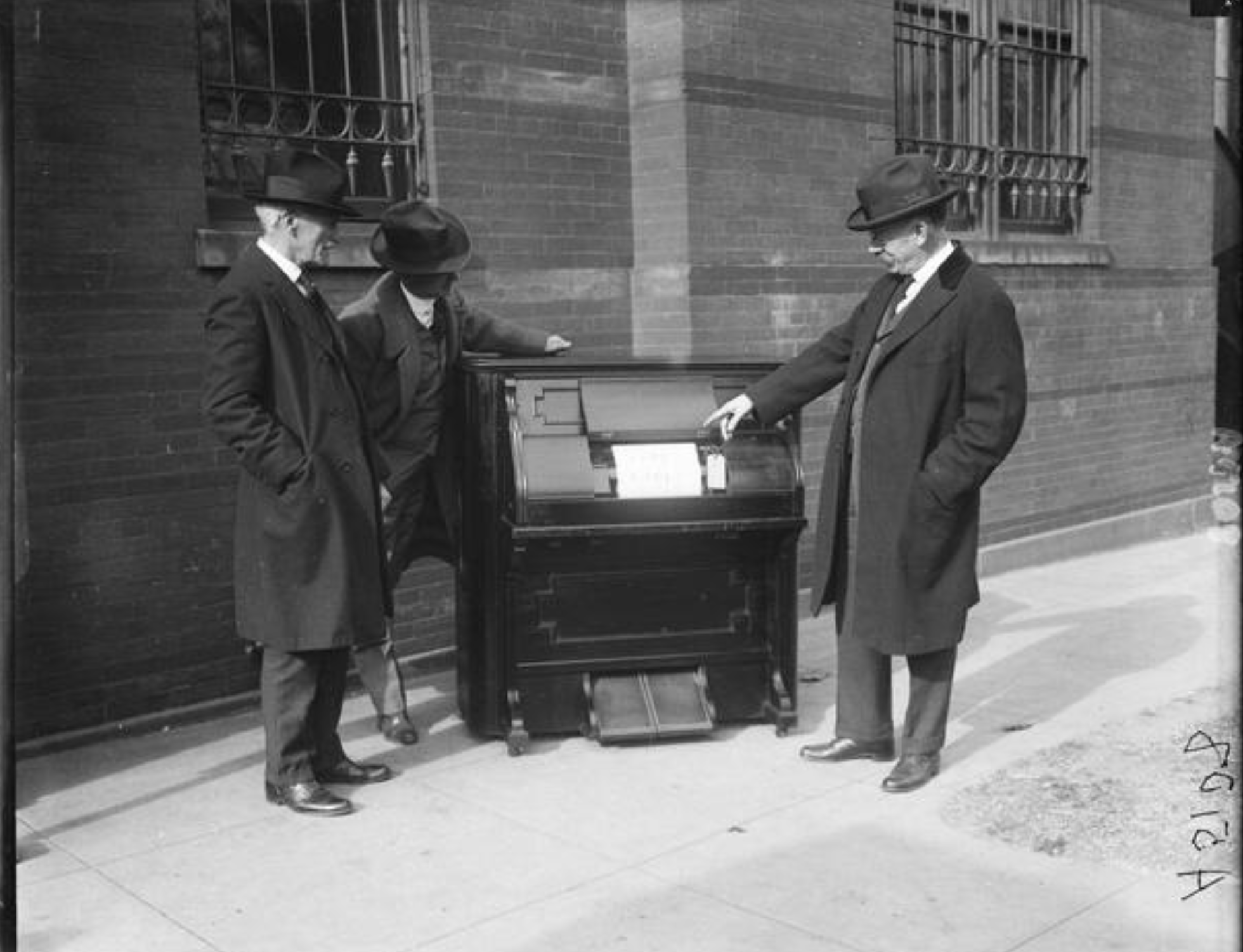 How Do Self-Playing Pianos Actually Work?